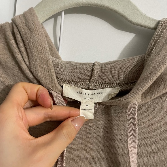 Cream Crop sweatshirt/hoodie - Picture 3 of 5